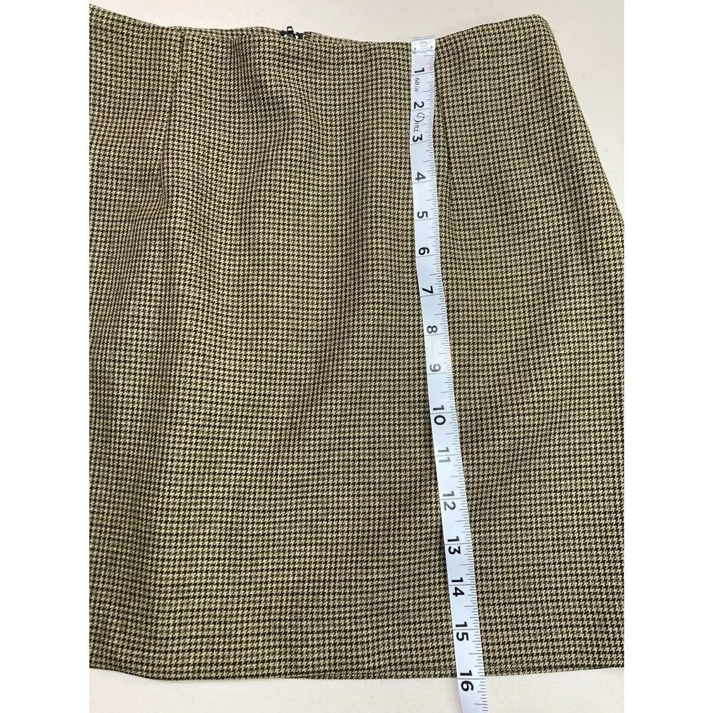 Women's Brown Plaid Mini Skirt Size‎ 9